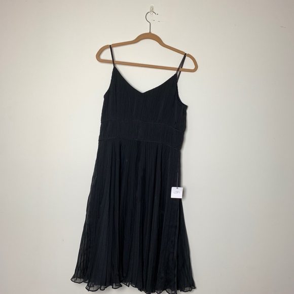 NWT Loft Hepburnesque Black Cocktail Dress Size 12 - Picture 6 of 6